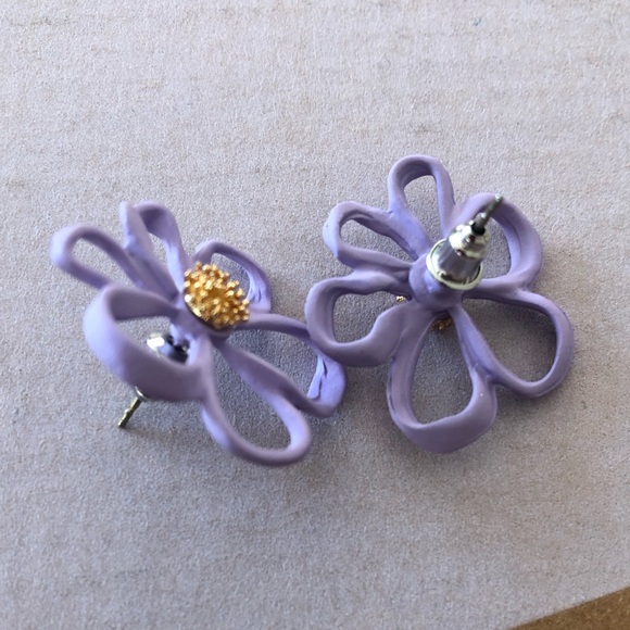 Lavender Flower Stud Earrings - Picture 3 of 5